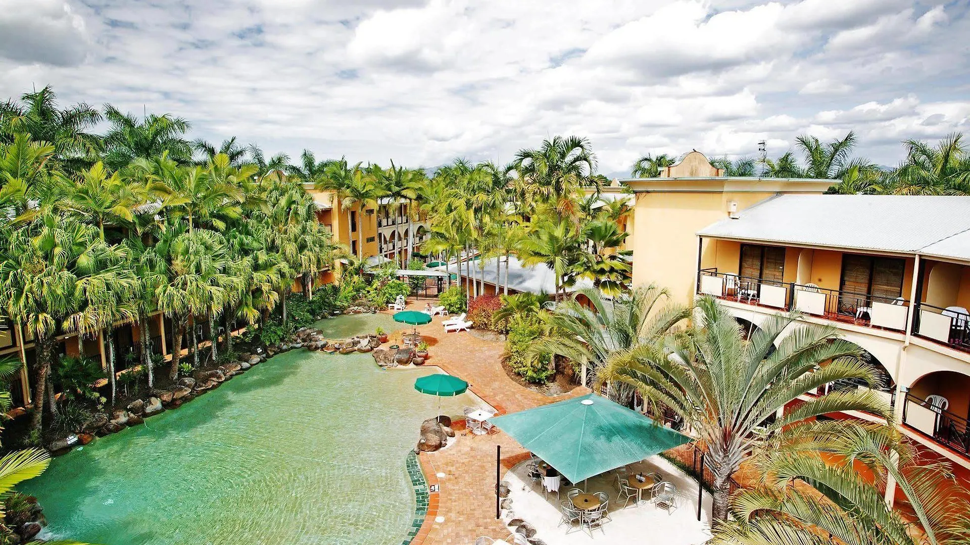 **** Semesteranläggning (resort) Palm Royale Cairns Hotell Australien